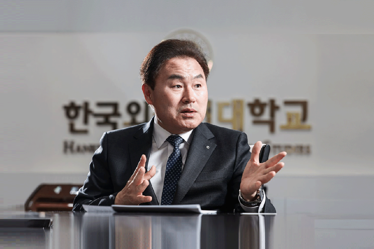 [중앙일보] 한국외대, 데이터·AI 기반한 글로벌 지식혁신 허브로 도약 대표이미지